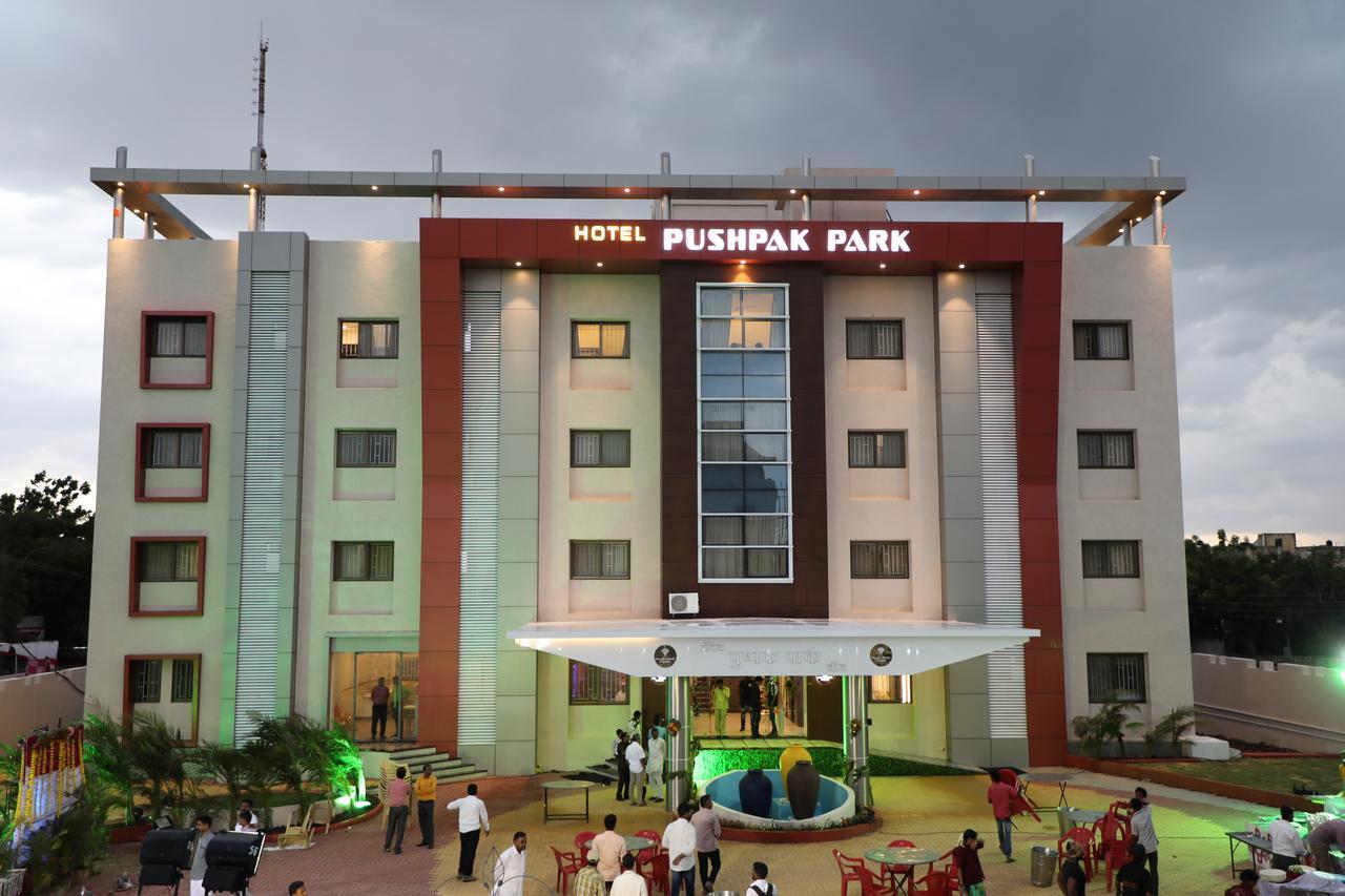 Hotel Pushpak Park Osmanabad Exterior photo