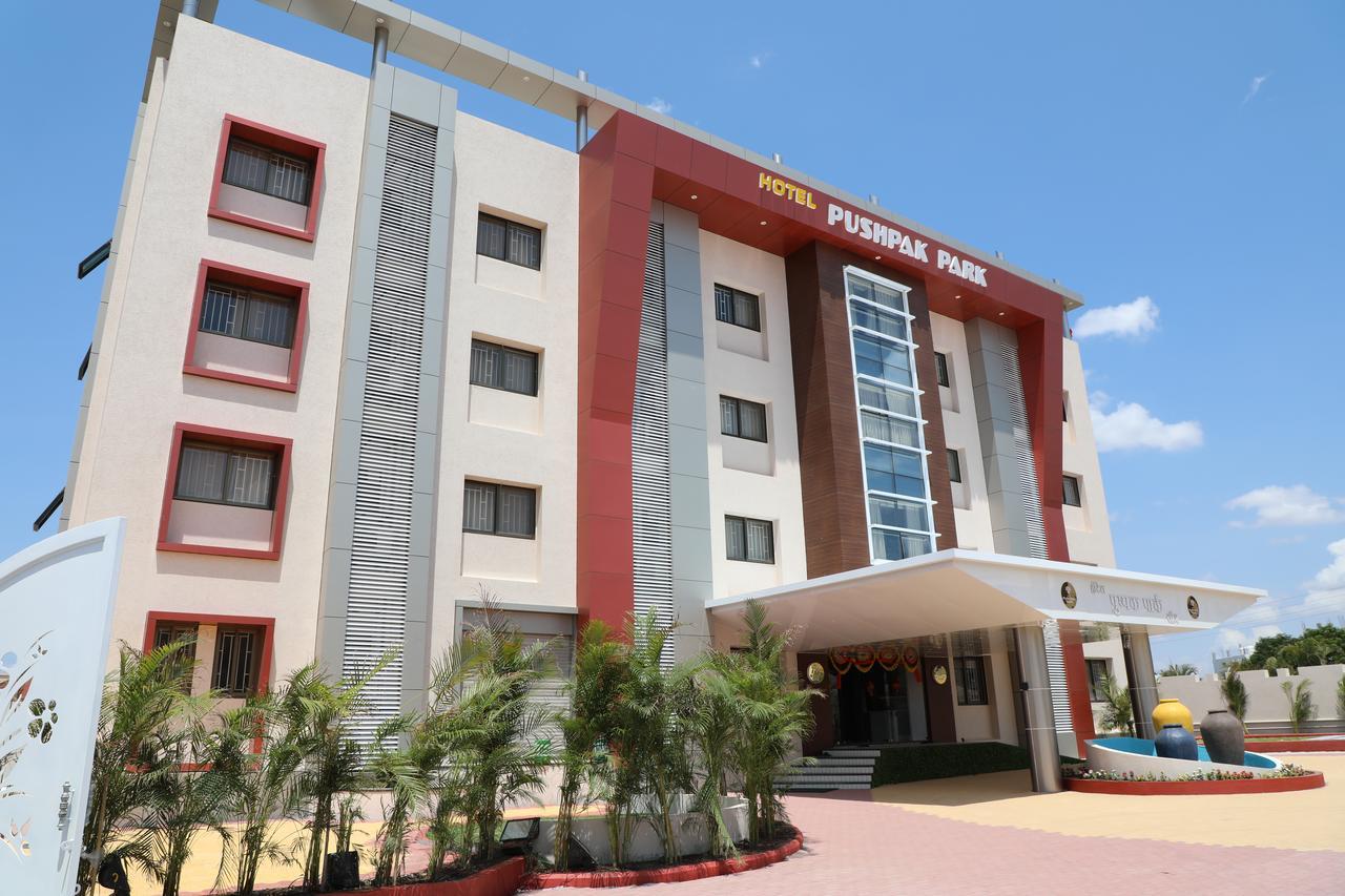 Hotel Pushpak Park Osmanabad Exterior photo
