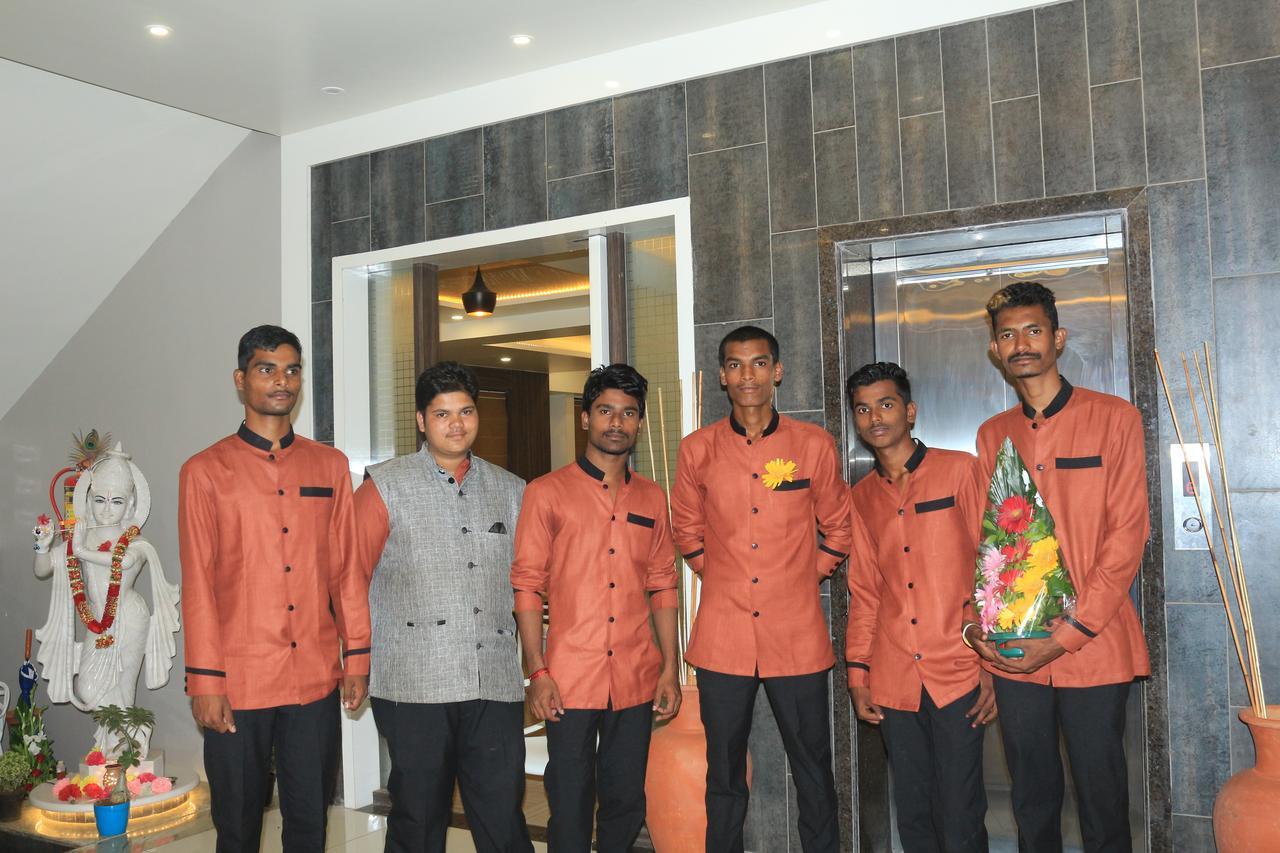 Hotel Pushpak Park Osmanabad Exterior photo